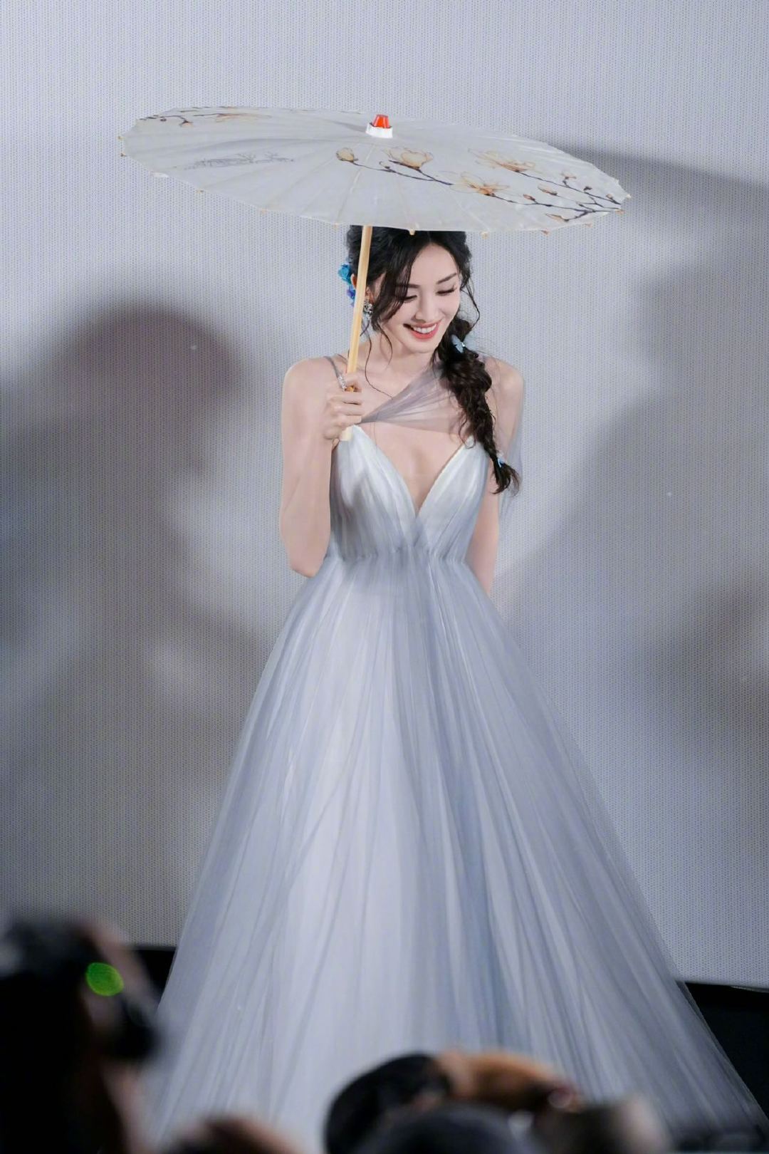 #咪咕星鲜事##娜扎又用美貌袭击我# 此女就是女娲的炫技之作😻！荣善宝在古代气