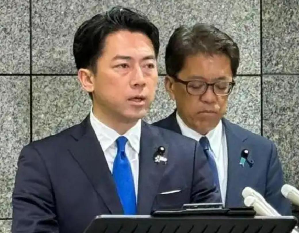 警报声在日本座舱里。
响了半个钟头。
这事听起来刺激！

小泉夜里开记者会这事。