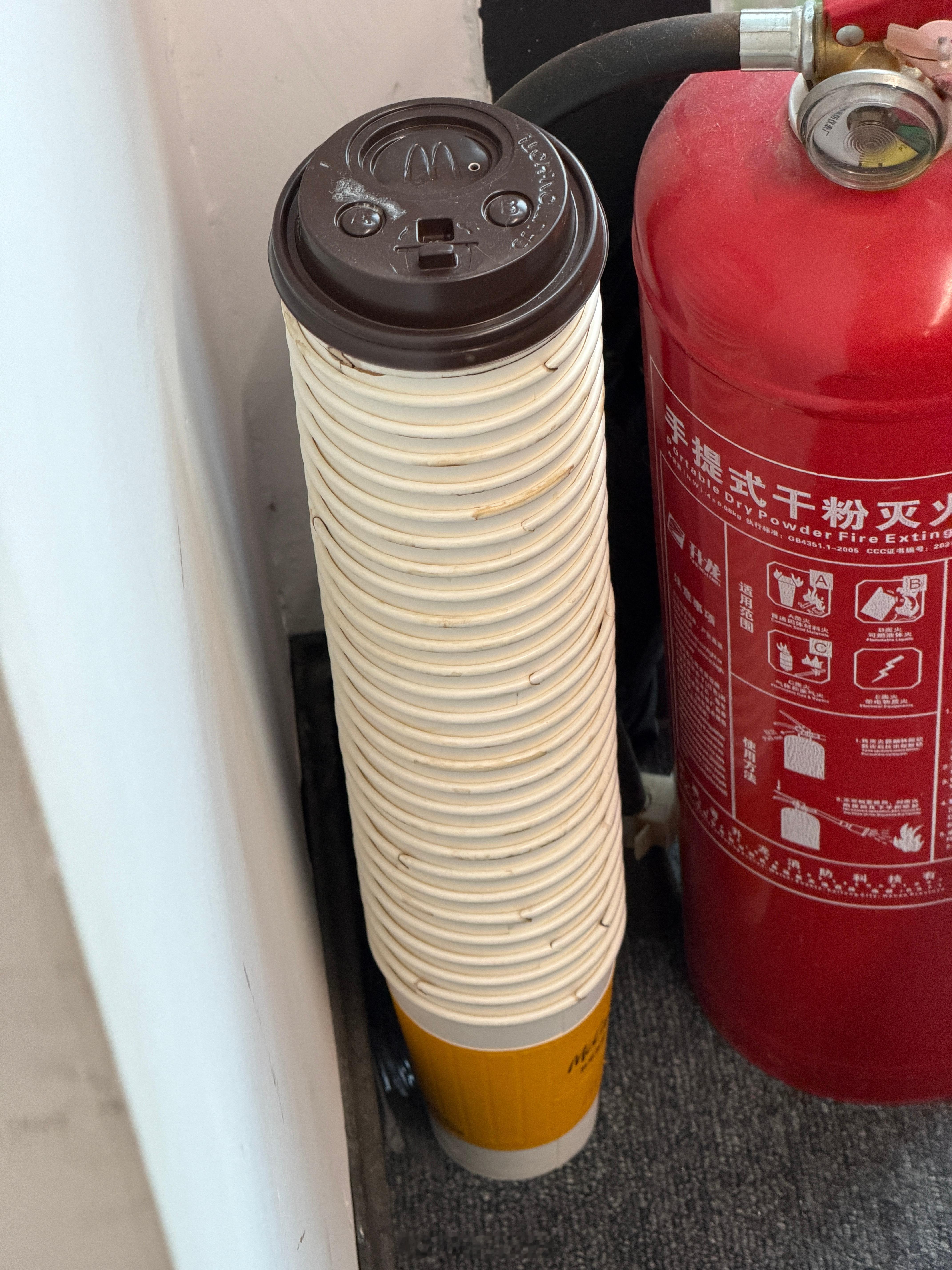 同事小伙伴奇奇怪怪的收藏癖…抽屉一拉开我也没想到