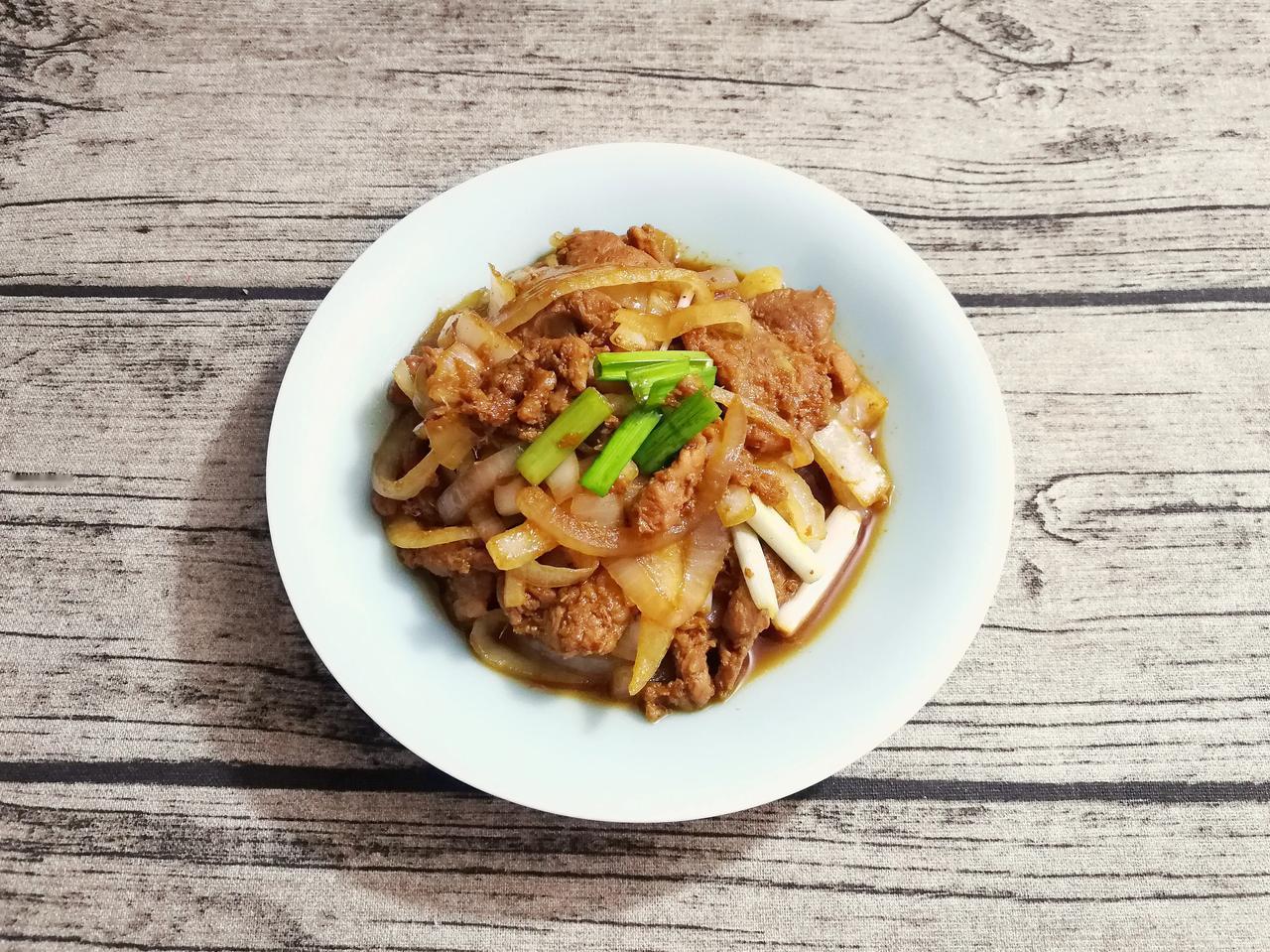 猪肉生姜烧汁配方：

配料：
- 浓口酱油：600毫升
- 味淋：600毫升
-