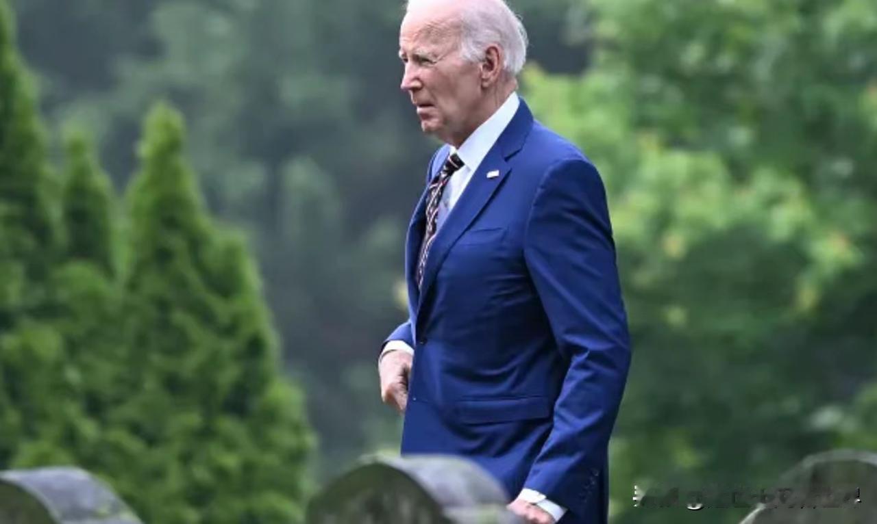 拜登这位过气老头，在沉寂240余日后重新活跃于公众视野。近日，他在一次见面会上，