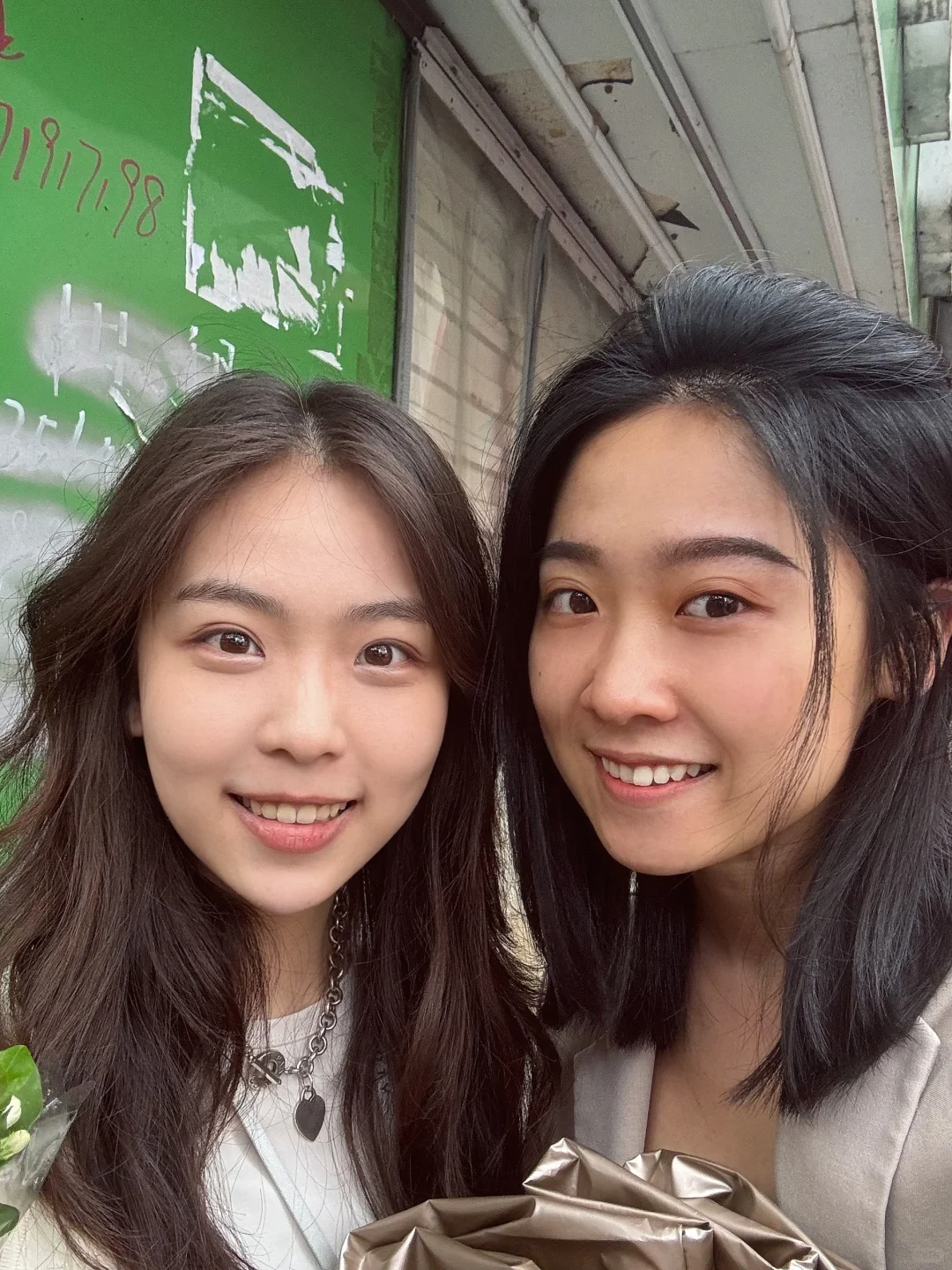 职场综艺结束后的两个打工人👩🏻‍💼