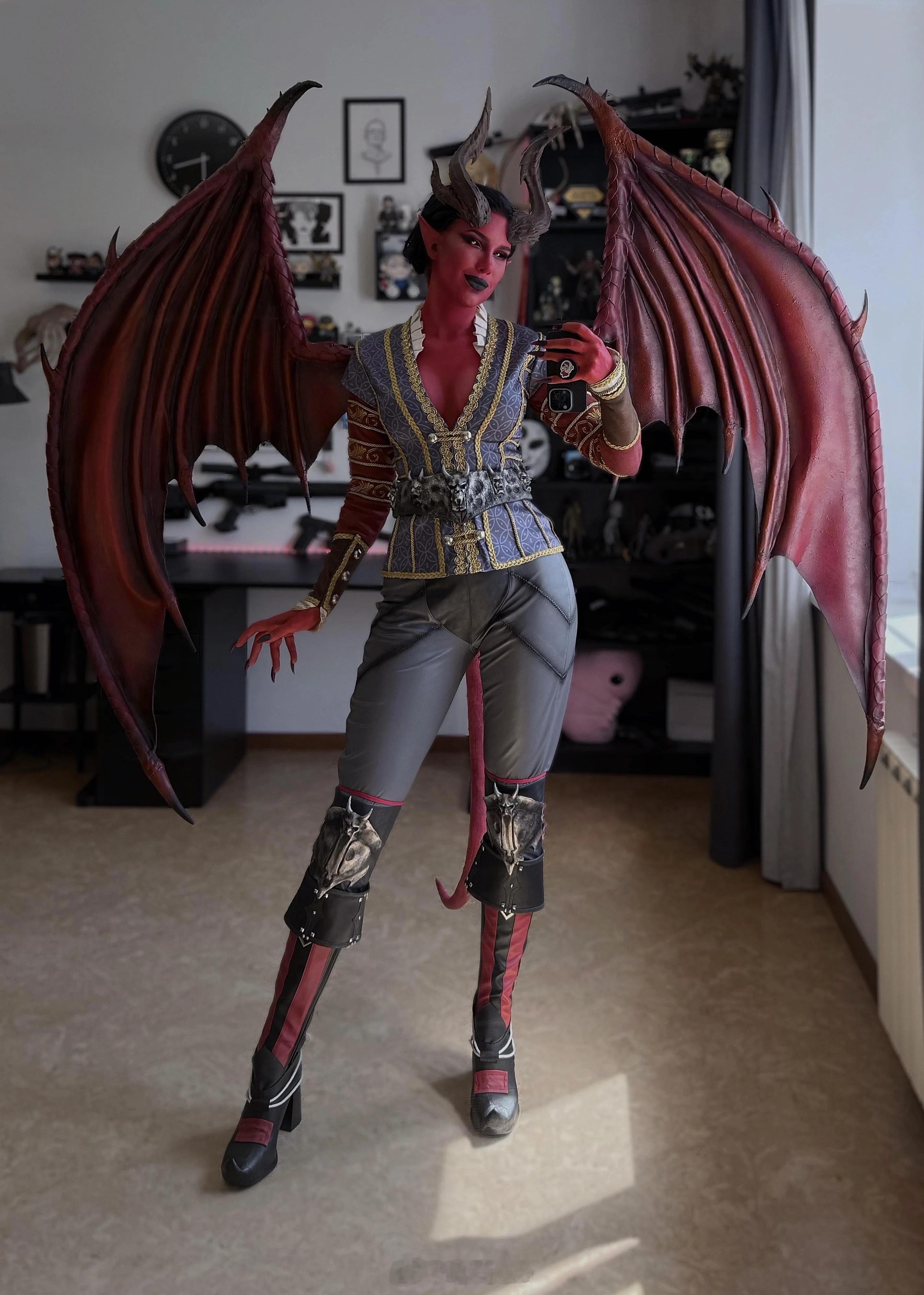 博德之门3的拉斐尔Cos，有点女王范cosplay博德之门3 ​​​