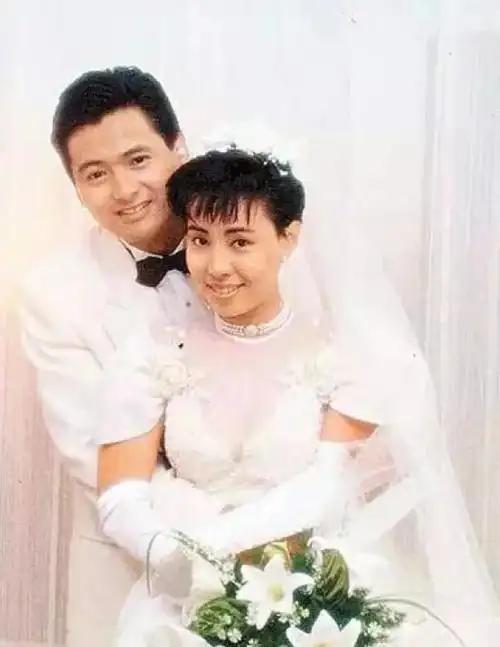 最靠谱的一句话：“人生除了妻子，全是江湖。父母各有盘算，亲戚各有私心，朋友多是过