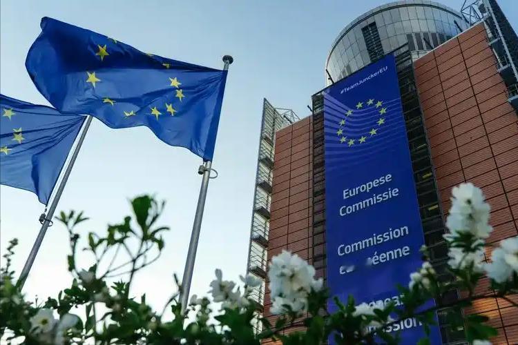 欧盟终于出手：伊朗革命卫队被打入"恐怖组织"黑名单，德黑兰火速反击。

一场酝酿