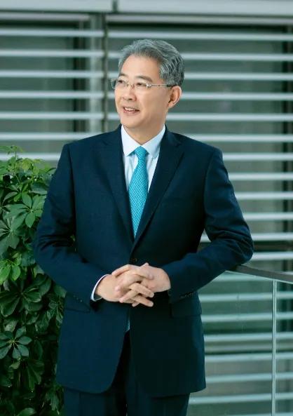 #光大集团原董事长李晓鹏被双开#没有落马之前，一个个正人君子的样子，还要要求部下