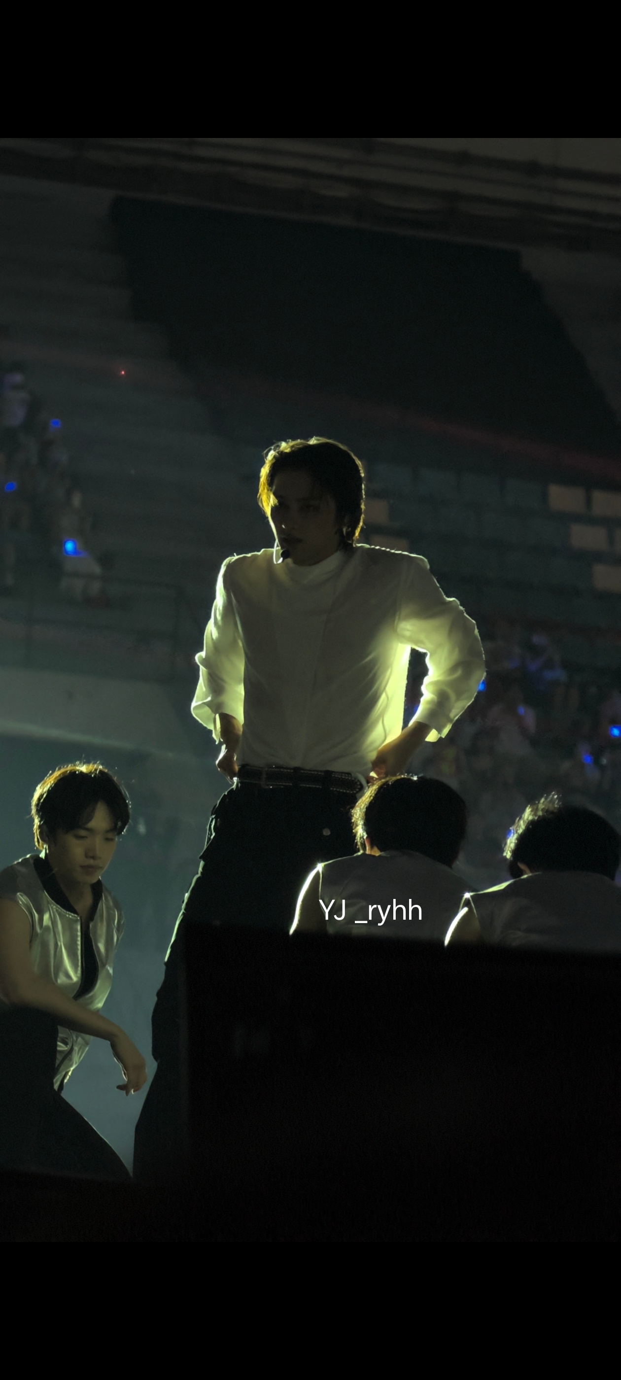 权威的脸 曼妙的身材 