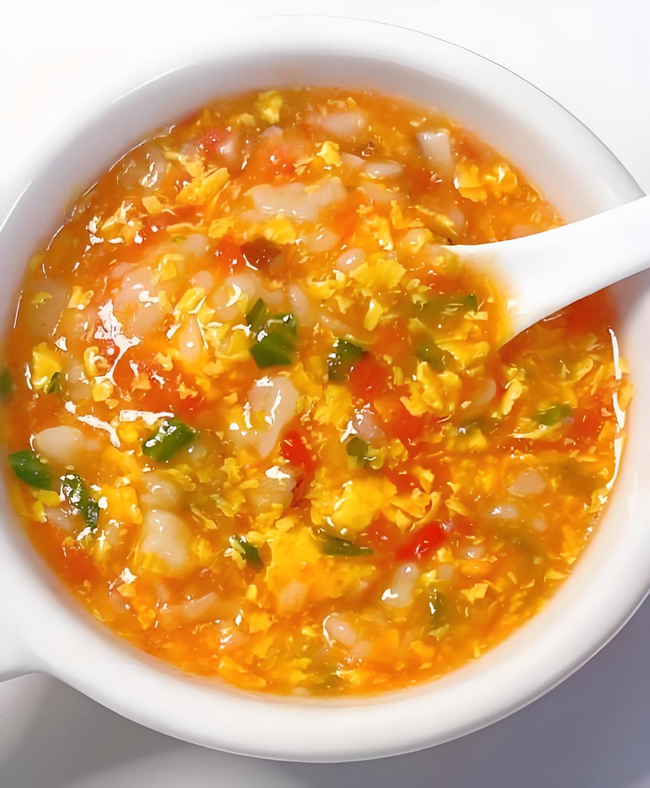 山东方言：“热水”、“汤”，意思差别不小。
主要的：
烧开的水，叫“汤”，如“喝