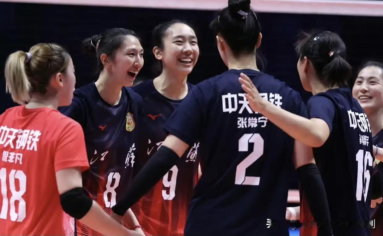 全运会即将落下大幕，央视对女排的总结短评 
杨岭：江苏女排以九连胜的战绩夺冠，山