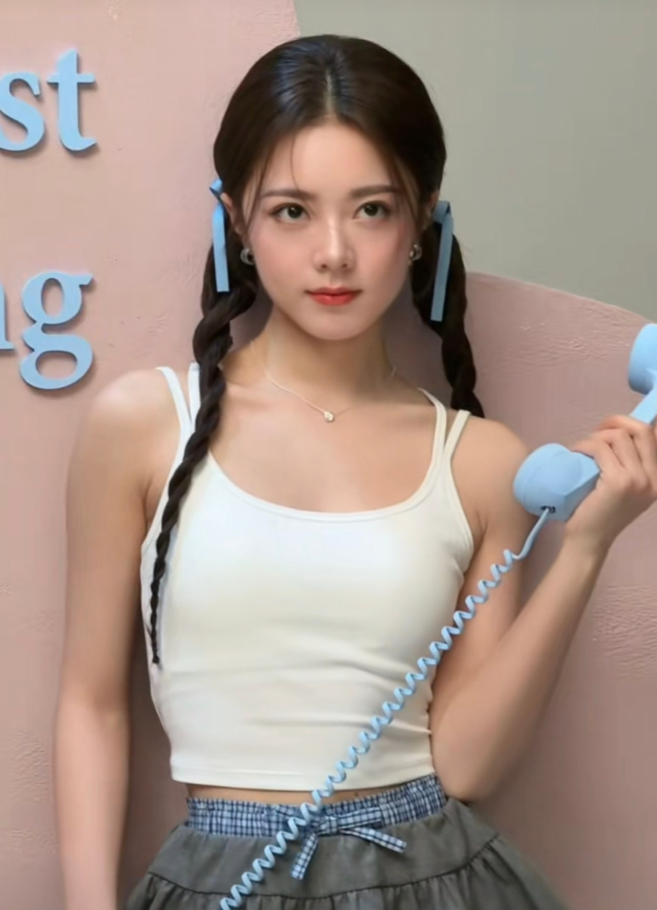 赵今麦最新品牌大片花絮，双马尾辫元气少女！！