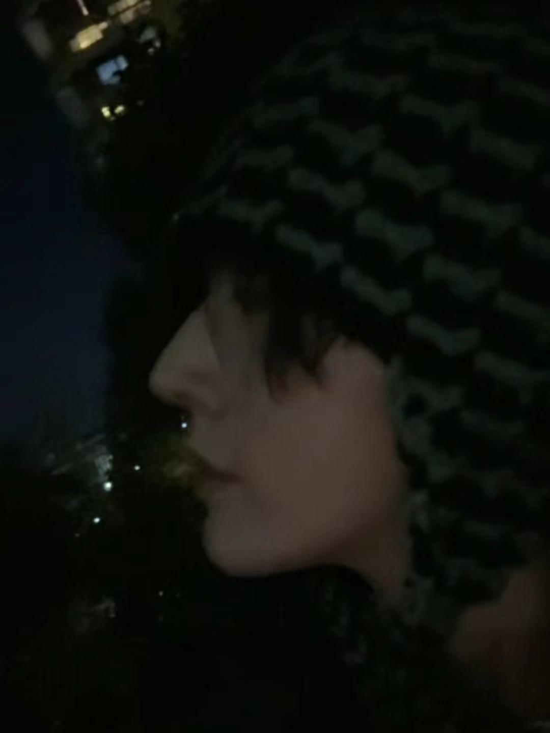 生活手记 在这个星光灿烂的夜晚，愿你的梦里也有满天繁星。晚安。