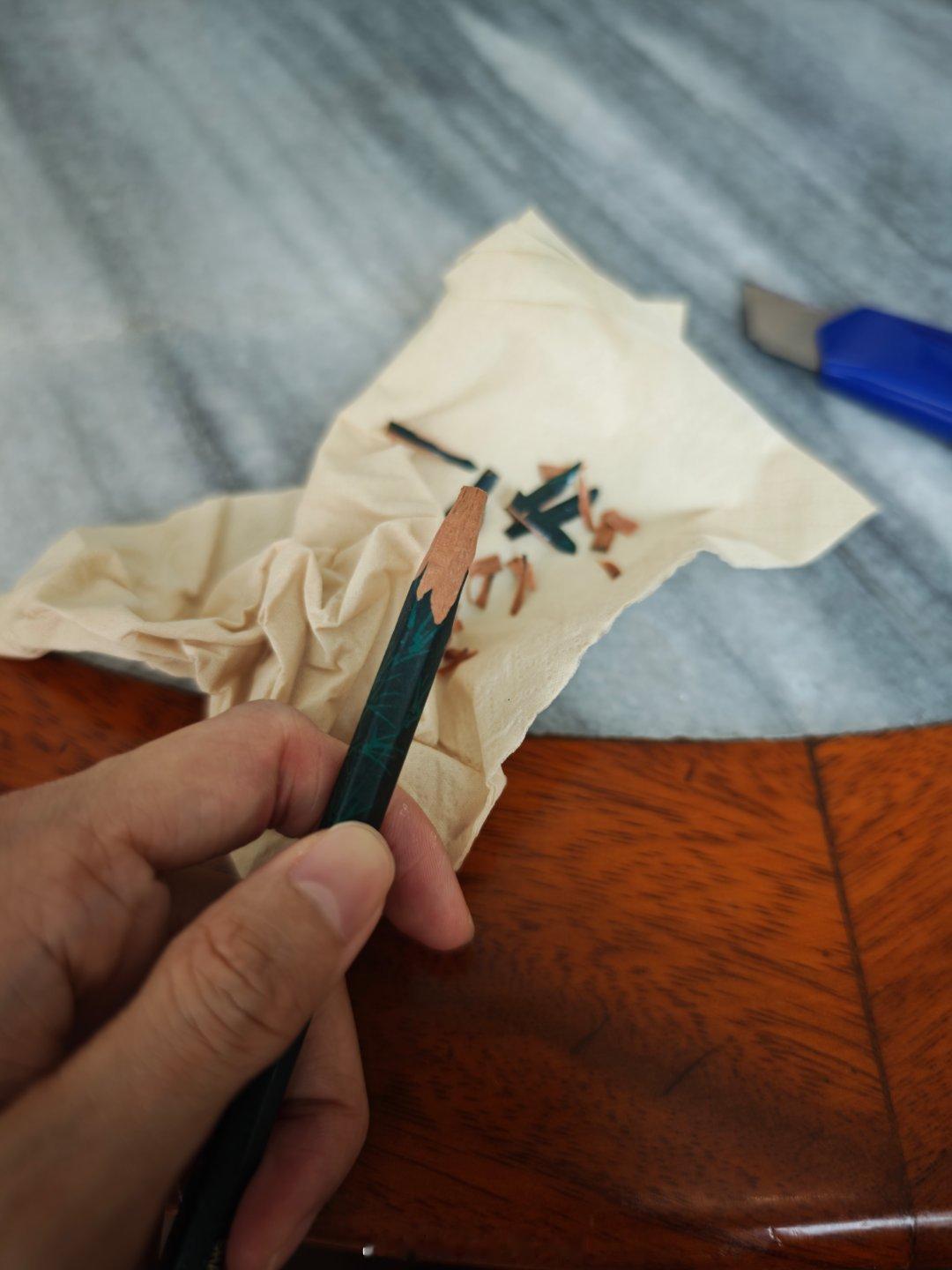 用裁纸刀削过铅笔的兄弟们举个手我估计这个技能00后应该不会的吧