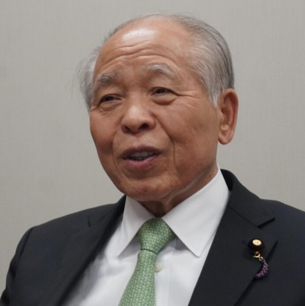 【被誉为日本政坛“濒危物种”的参议院议员铃木宗男谈“高市外交”失与得。】4月18