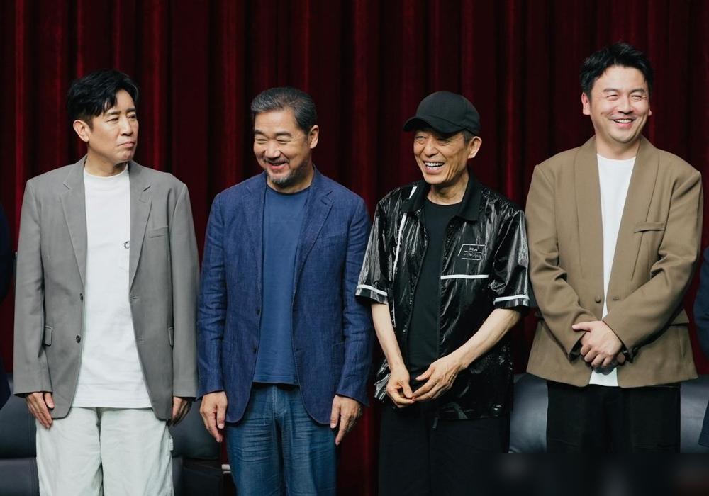 70多岁的张艺谋、张国立，被一份2.5亿的对赌协议，榨干了最后一滴血。
 
你瞅