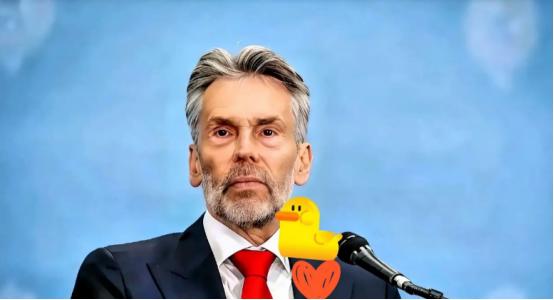 快报！快报！
荷兰政府正式宣布
 
荷兰急踩刹车！ASML 机器锁死 14 纳米