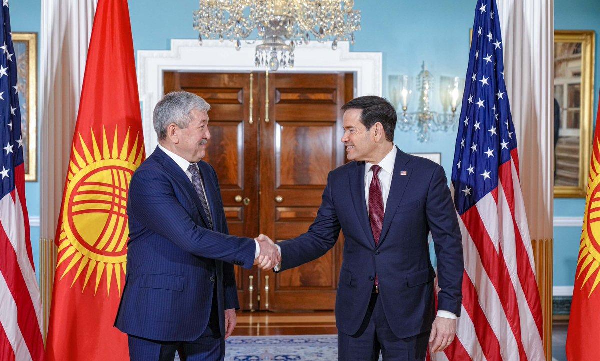 美国国务卿卢比奥：今天会见了吉尔吉斯共和国部长会议主席阿迪尔别克·卡西马利耶夫。