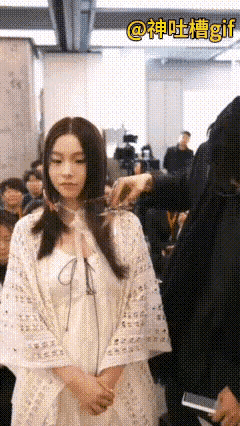 这女孩本来是很漂亮的，发型也是很好看的，可是经过理发师这番折腾之后，感觉不如以前