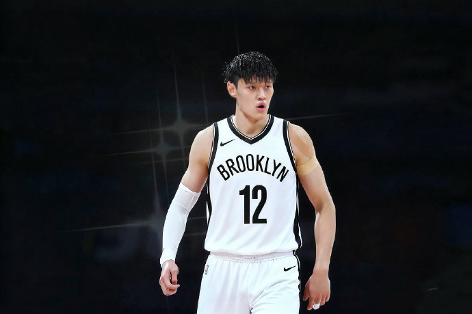 据HoopsHype记者Michael Scotto报道，为满足工资帽要求，篮网