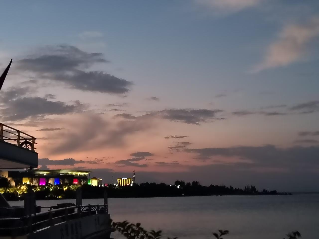 或许，姆巴佩应该学学那句中国谚语“命里有时终须有，命里无时莫强求”。

当同一件