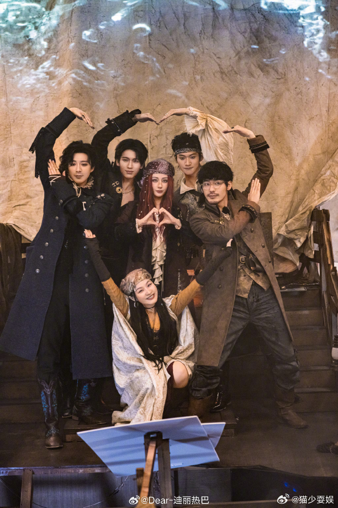 迪丽热巴追凶从推市到林山市 谁懂热巴演刑侦剧的魅力！邓妍从推市追到林山市，守护宝