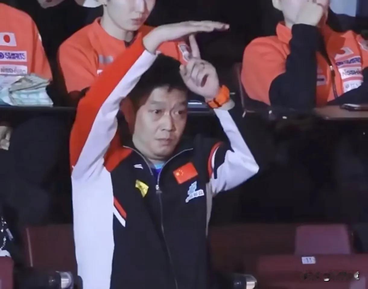 孙颖莎与王曼昱的这场比赛，邱贻可在看台上“素质”尽现，让人刮目相看！
这场比赛很