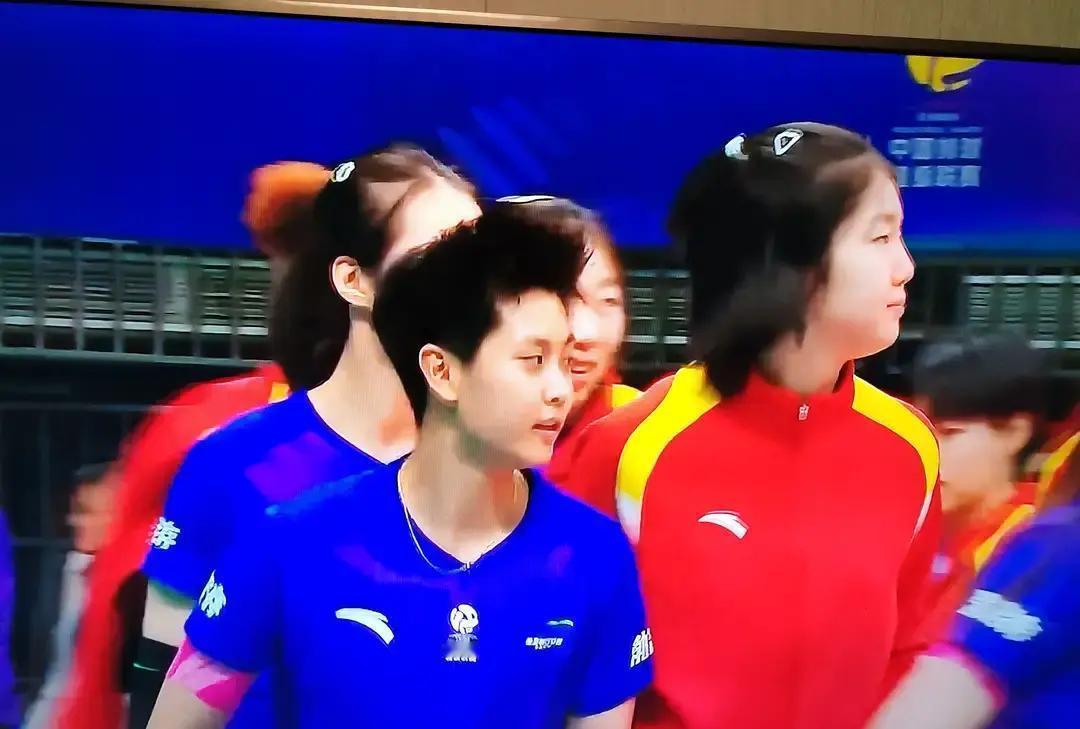 天津打山东这场球，看点挺足。两边都憋着劲，赛前准备也透露出不少门道。
 
天津队