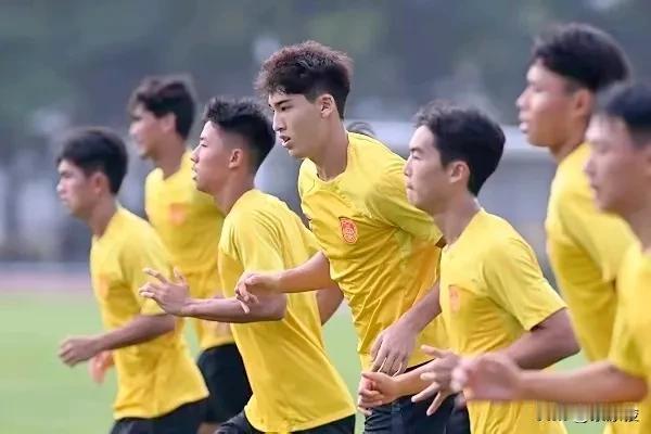 今晚7点35分，有一场国足U16的热身赛，对手是日本U16，届时可以看看国足小将