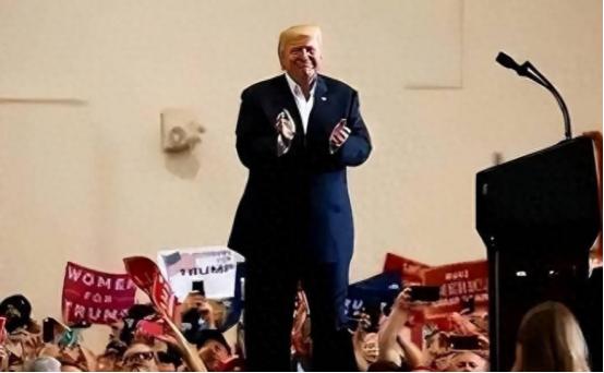 特朗普向全球发出通牒：180天内必须对中国动手，不帮忙就加税
 
2025年特朗