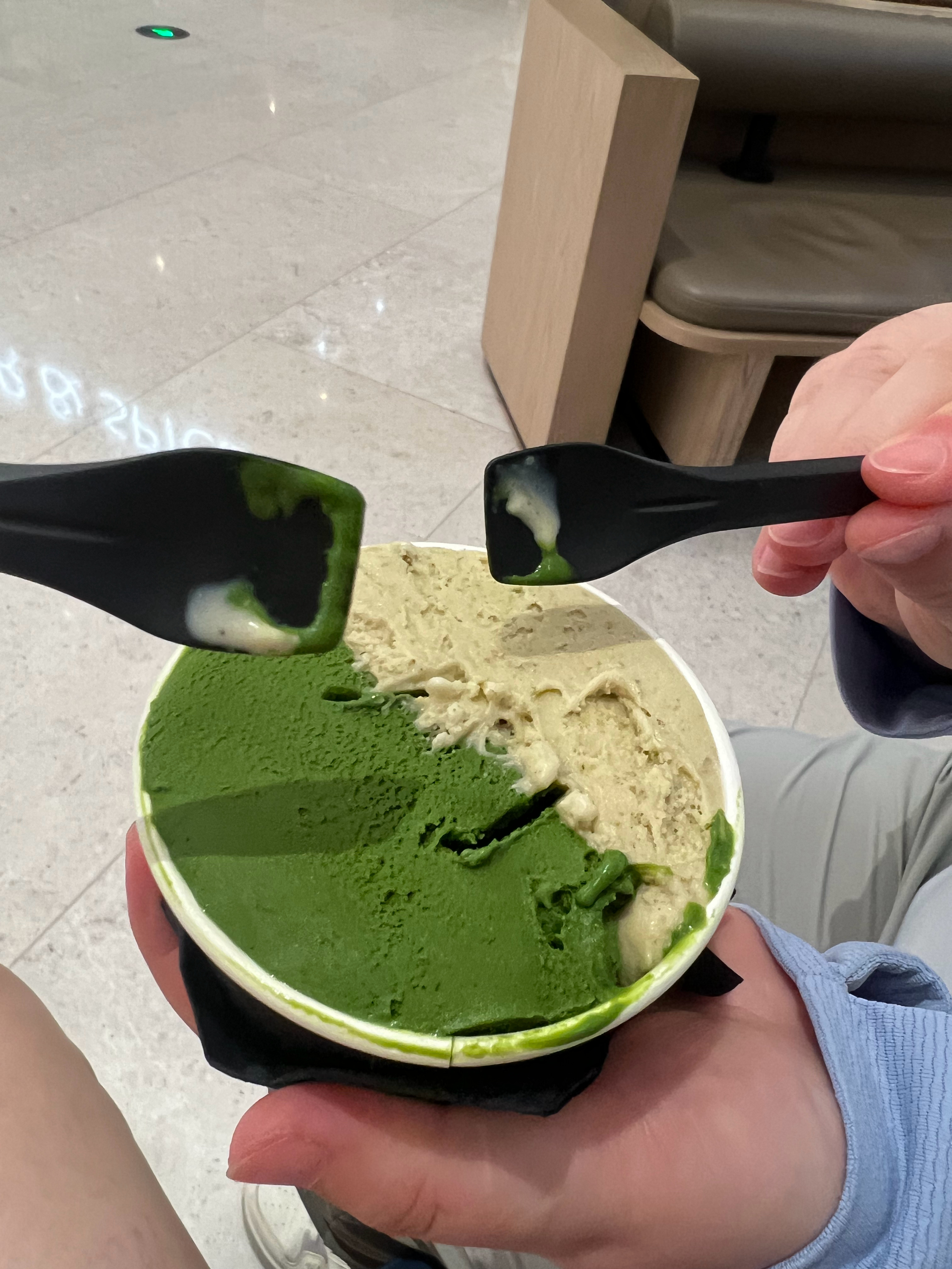 8公里✅今天是闺蜜念叨很久，要请我吃的昂贵冰激凌，抹茶5号确实好好吃啊！！！就是