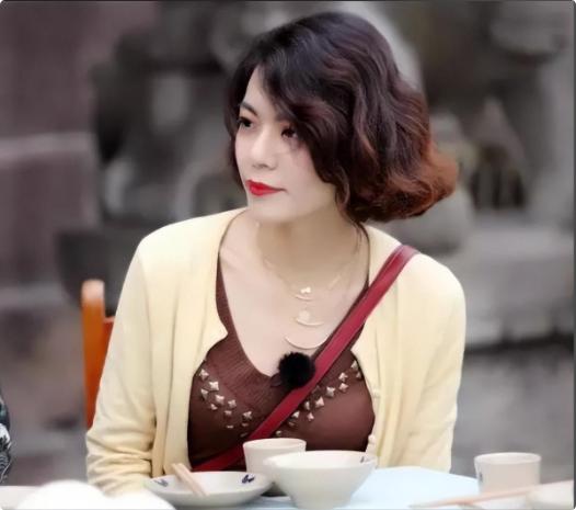 复旦大学陈果说：“男人最大的坏，不是杀人放火，而是他明明知道自己的妻子很顾家，很