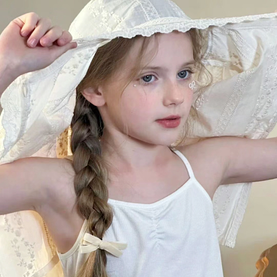 女人的需求是阶梯型的女人的需求是阶梯型的，从基础的物质安全感、情感陪伴的归属感，