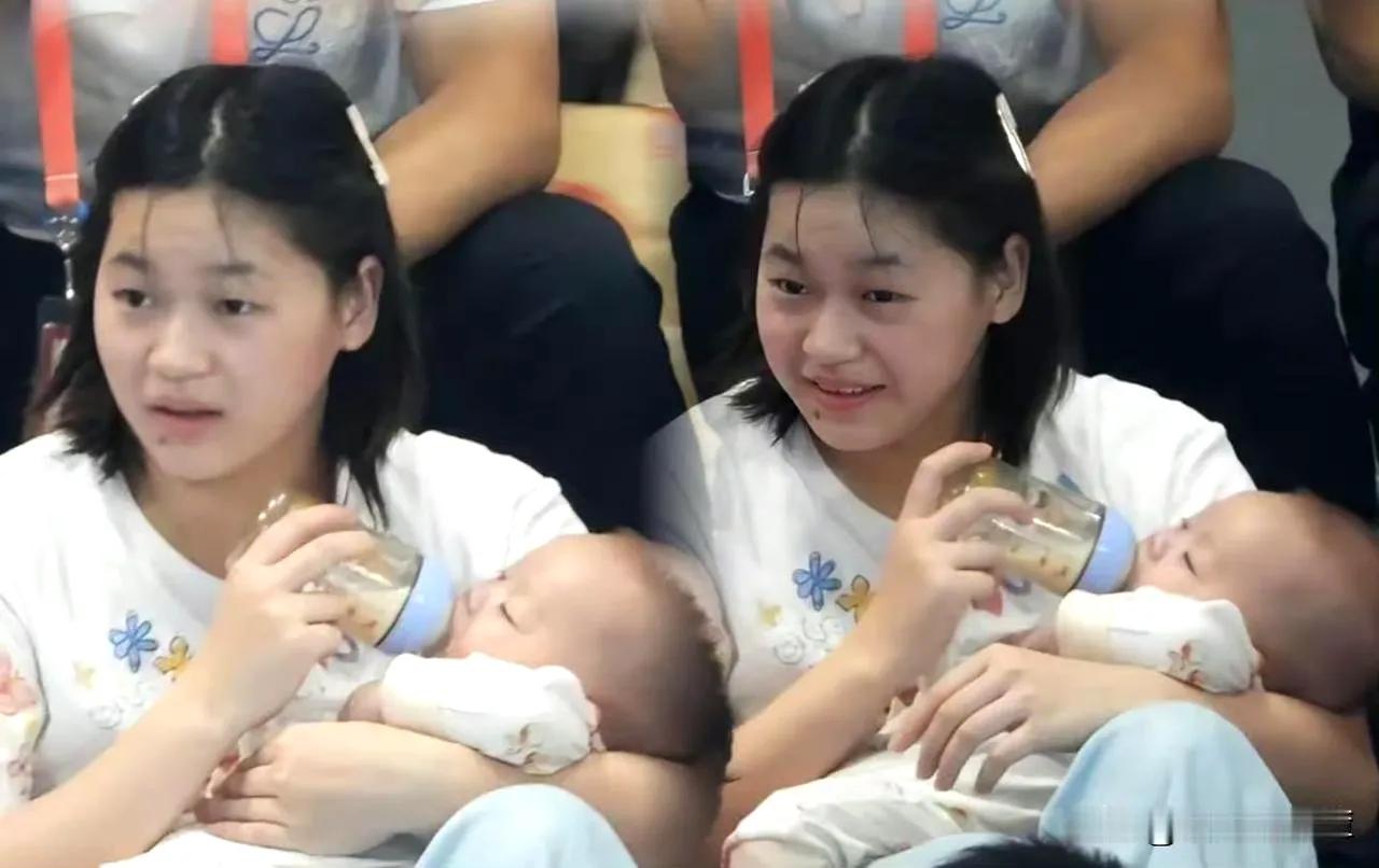 难道我们的世界冠军退役啦。全红婵跳水冠军婵 全红婵世锦赛 婵红婵 全红婵走秀 全