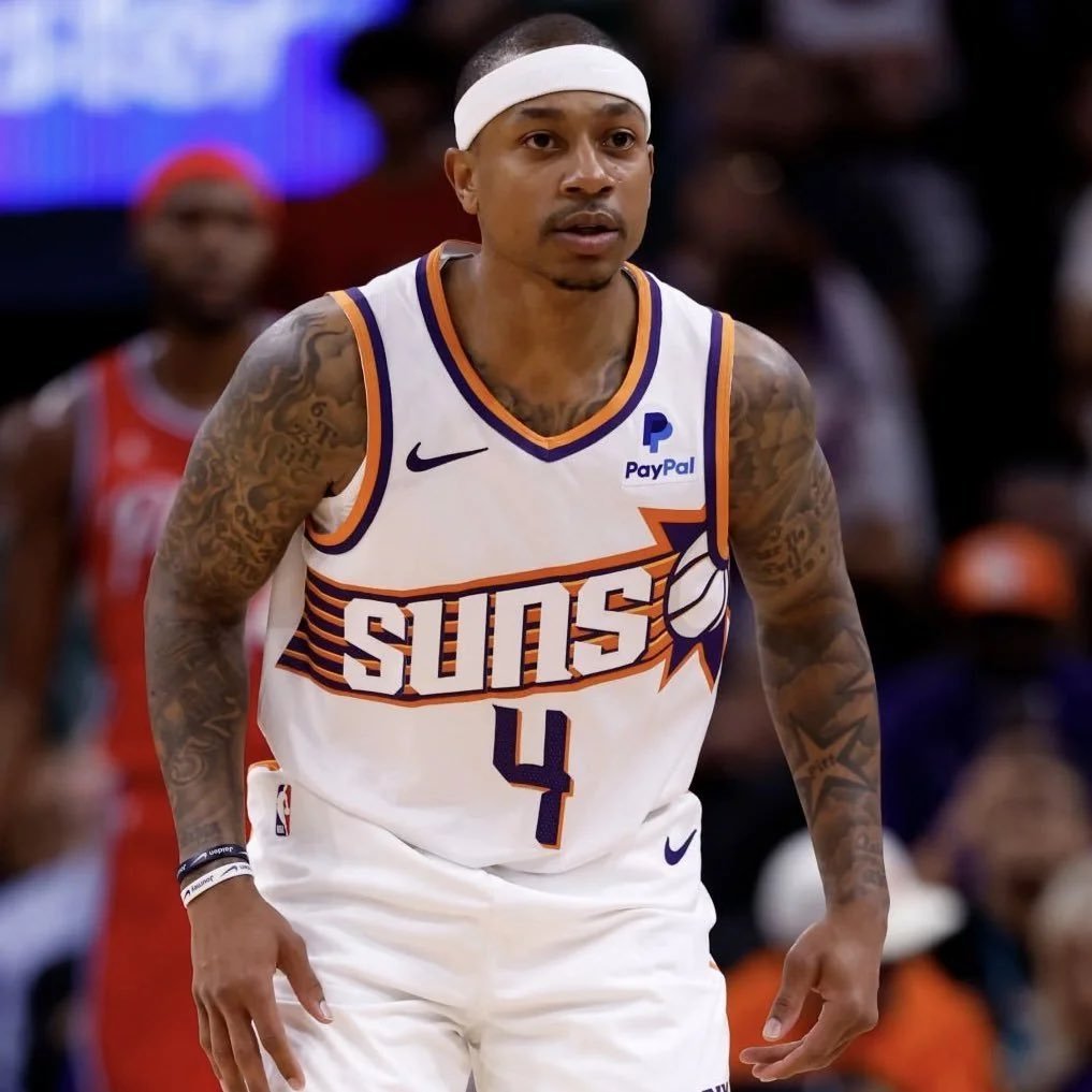 小托马斯: 昨天有人用 AK47 瞄准他，但枪手认出他是 NBA 球员，所以决定