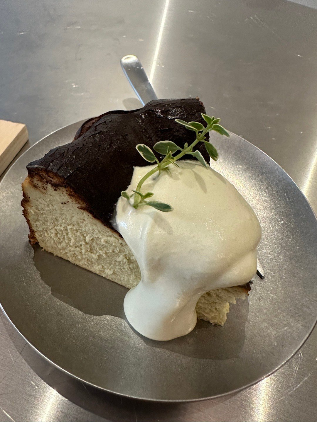 每日一餐分享来到家附近的甜点店，这里以前是姑姑家，小时候暑假常待在这，满满的回忆