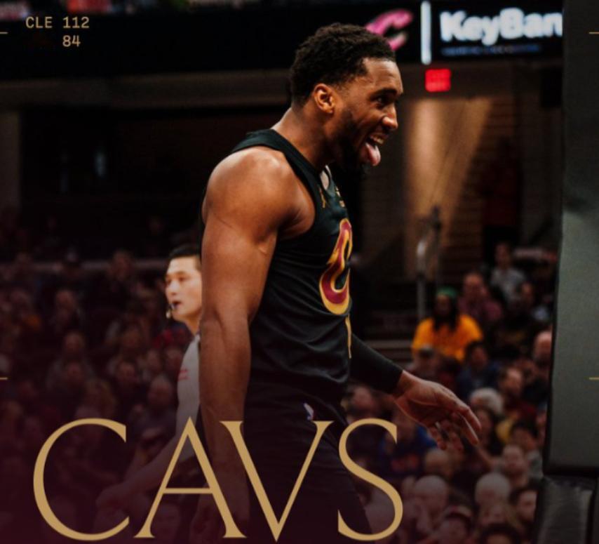 离谱，刚和一位在数据分析圈干了快十年的老哥吃饭，他压低声音跟我说：“看骑士今天这