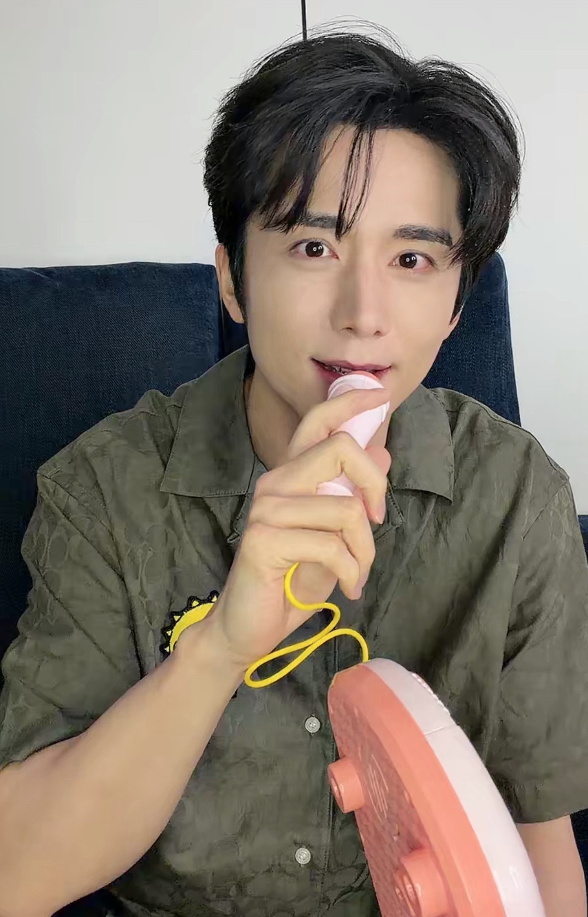 咋这么萌。。。。萌哭了吧 