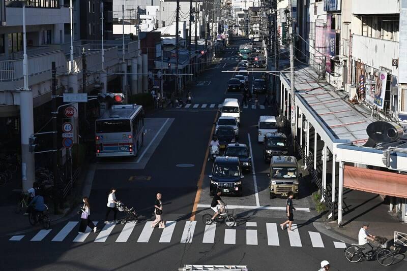 日本警察惊爆丑闻！2700张罚单全是“空气执法”，连现场都没去，直接在家编报告。