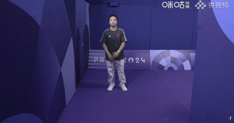 #刘清漪用霹雳舞征服世界# 我们的小孩姐真的是太棒了！05出生的刘清漪，第一次登