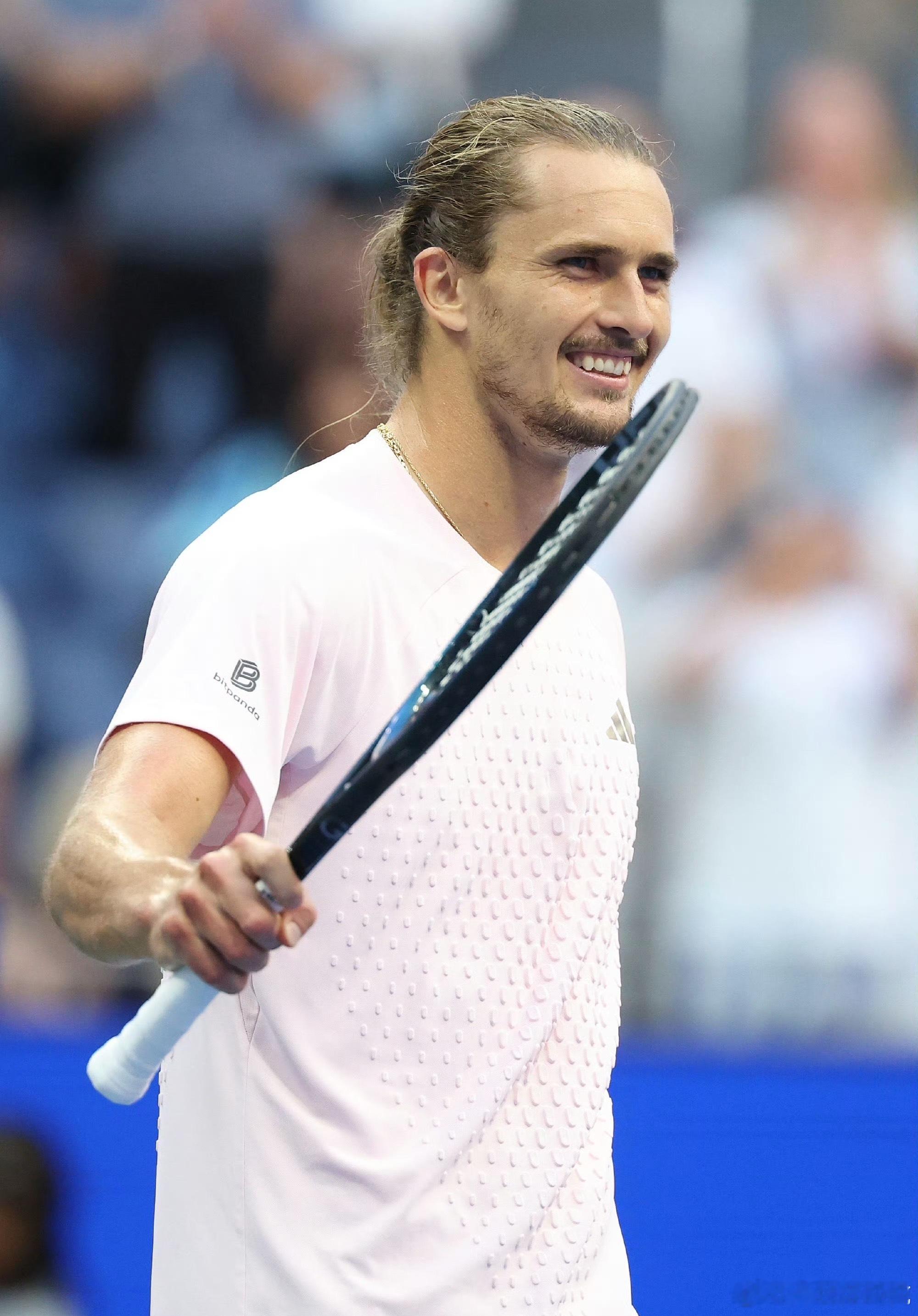 兹维列夫跻身公开赛时代第17人、兹维列夫一年三进大满贯决赛 法网 🏆温网 🥈