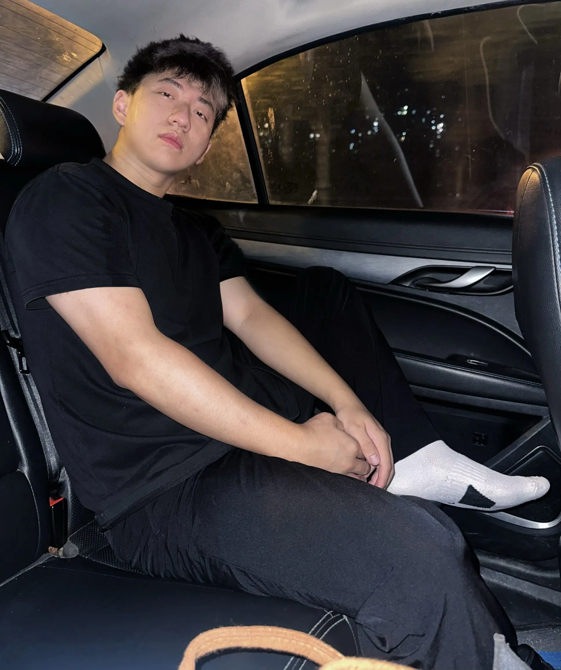 1 友情多余 暧昧不够