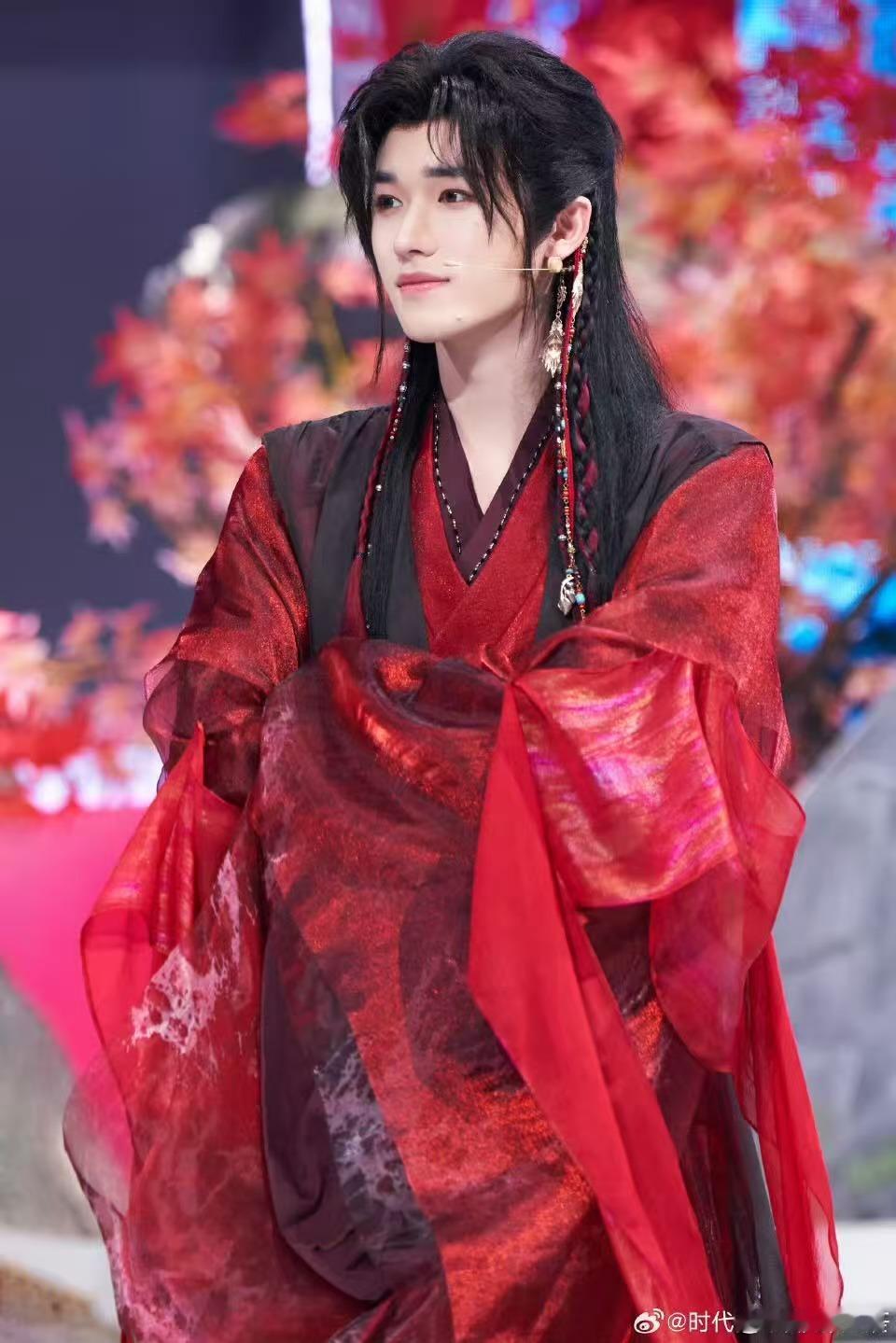 宋亚轩是本次冤种大赛的金冤种宋亚轩红色古风宋亚轩是本次冤种大赛的金冤种，好帅，[