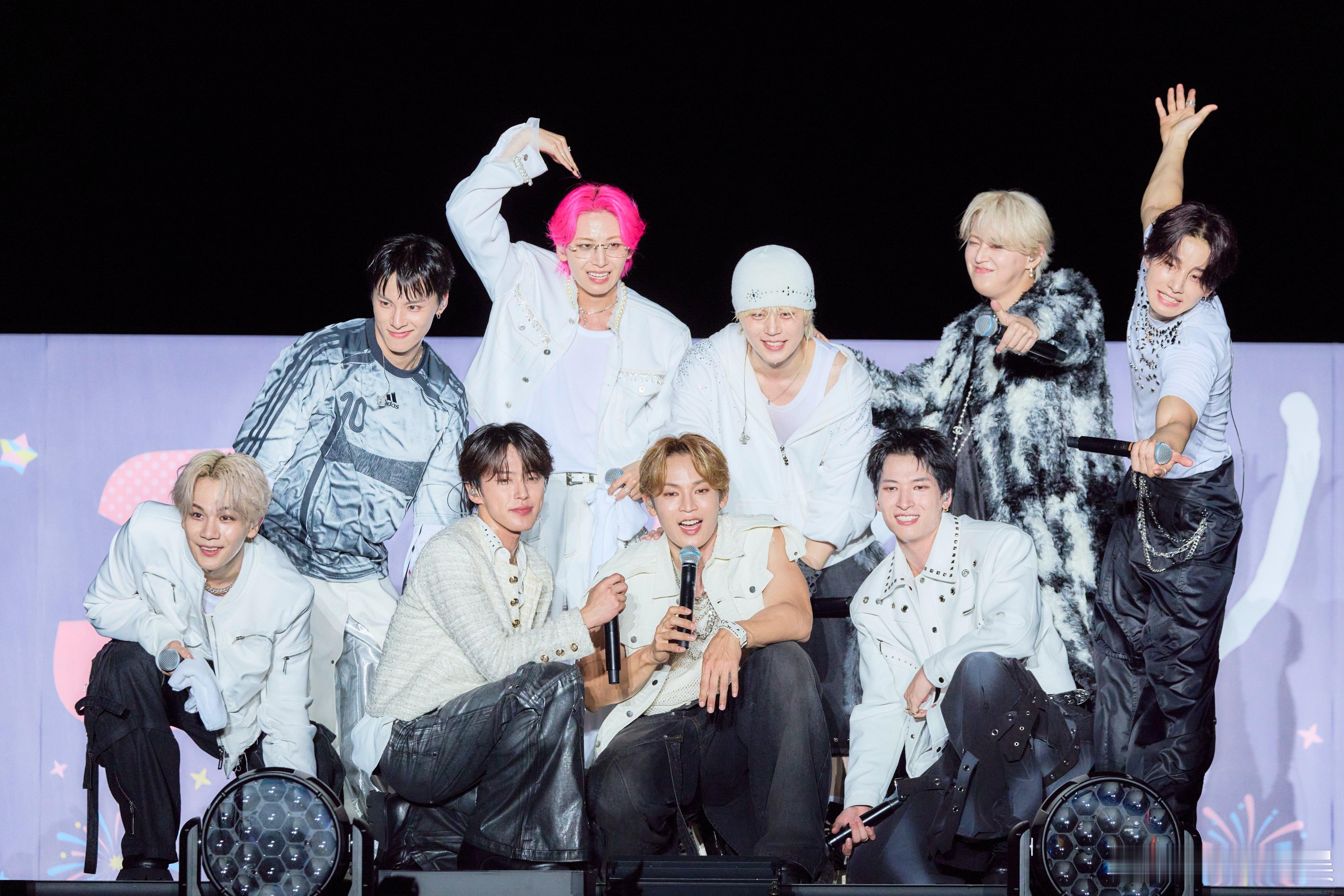 JO1于10月18日至19日两天举办首场单独户外演唱会暨出道五周年纪念活动“JO