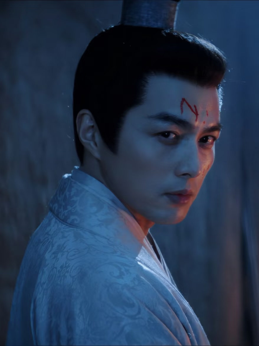 叶祖新 将军是瘸了不是废了叶祖新把镇北侯演活了！轮椅困得住身体，困不住将军的锋芒