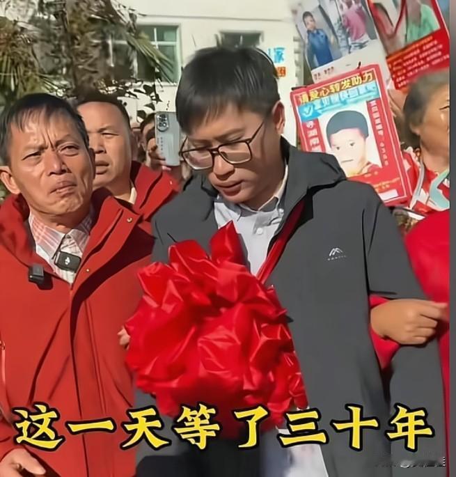 梁爸说，先让梁志辉慢慢消化一下，毕竟多出亲生父母，儿子很难接受。并说梁志辉的三观