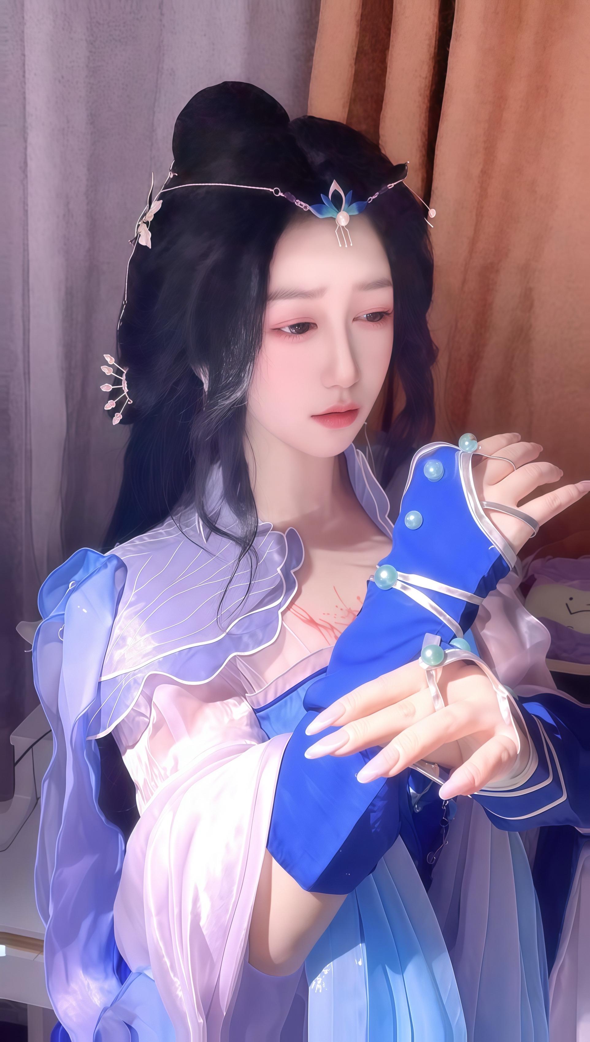 婉儿祝诸位道友新年快乐。
