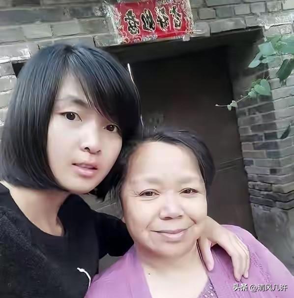 1996年，山西1女孩，5岁时父亲车祸去世，母亲无力抚养5个孩子，含泪把她送人，