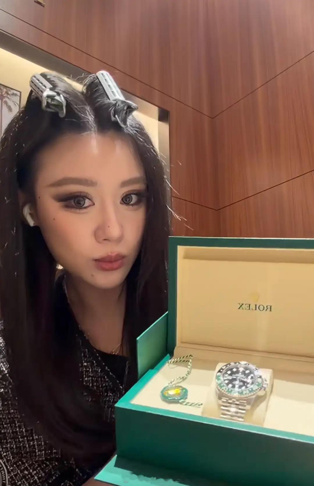范志毅大女儿否认领证结婚，为马镇庆生，花10万元买礼物超大方！ 