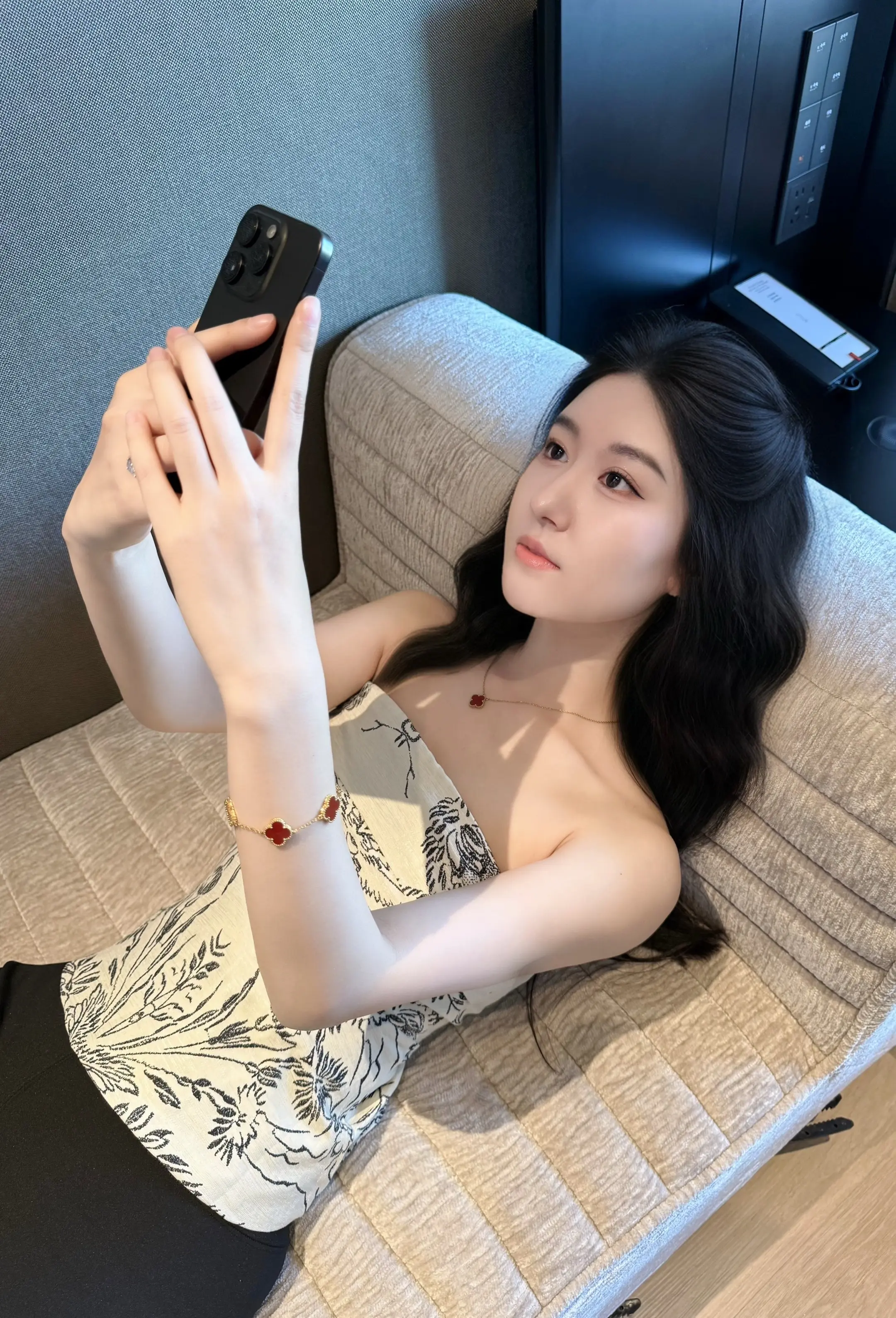 坏情绪不该属于你 你这么漂亮应该多笑笑