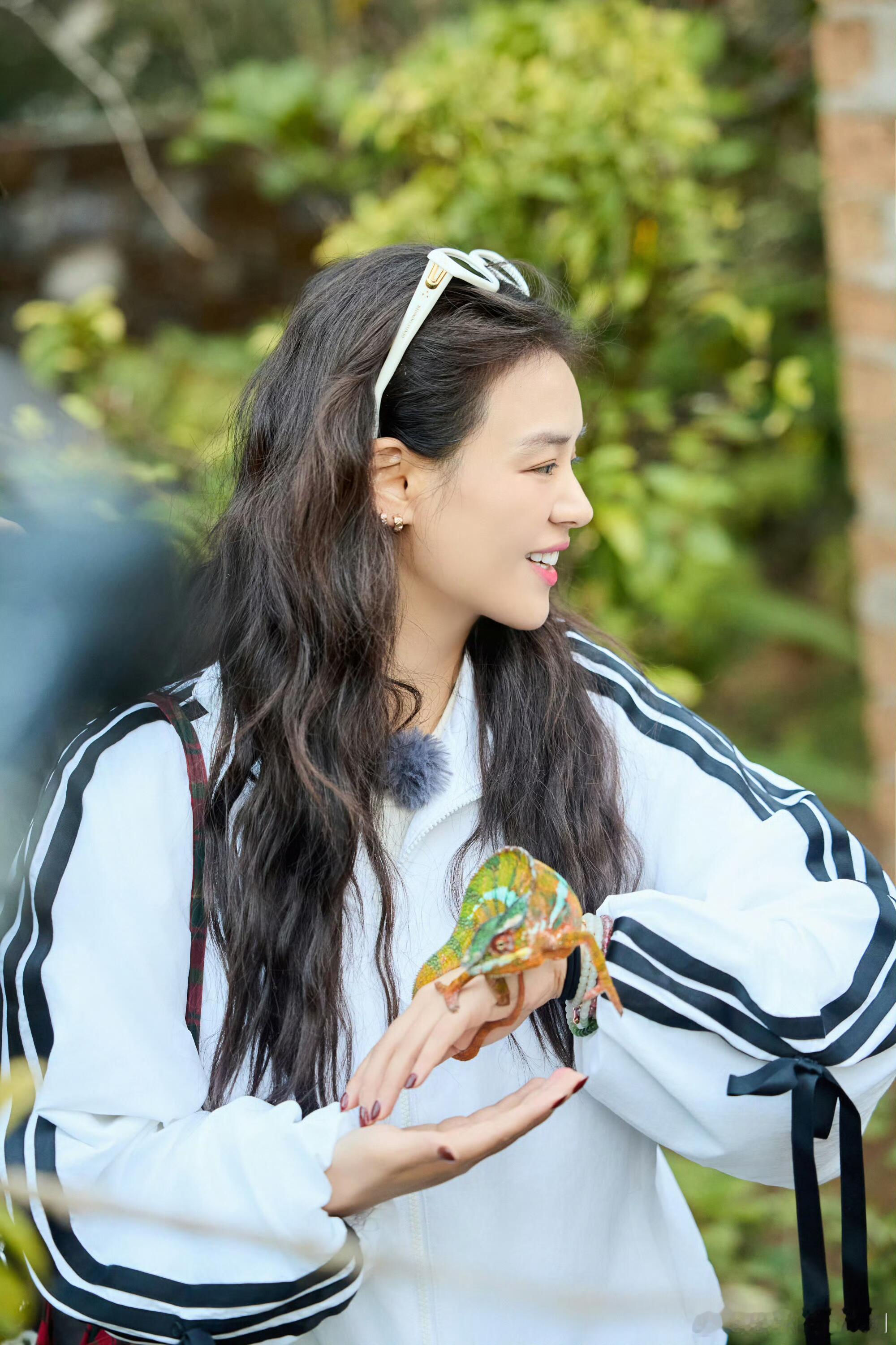 花儿与少年[超话]《花少7》第2期嘉宾穿搭，好和谐呀～看了第二期被李沁可爱到了，