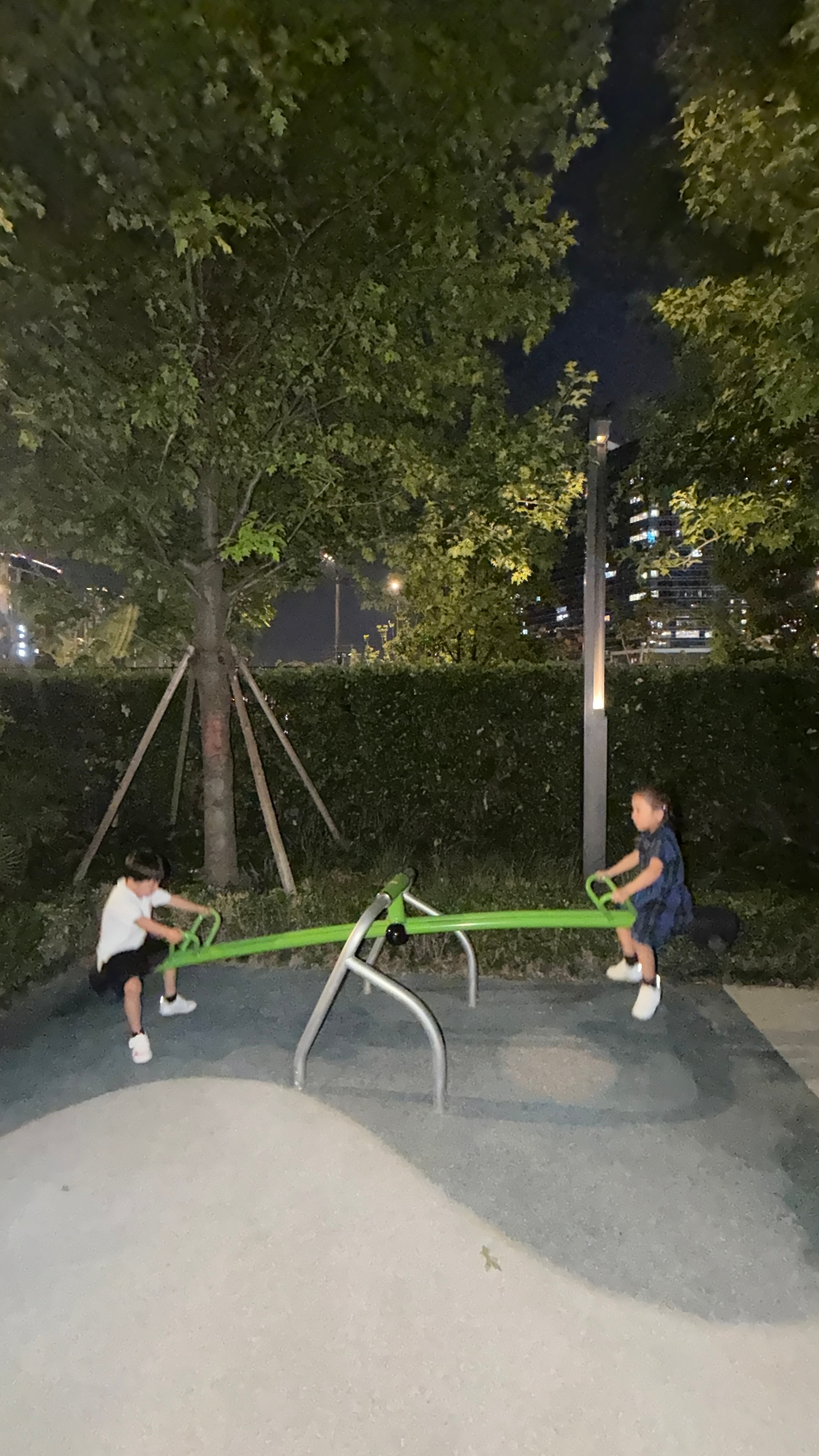 明天早起送hy九点开始拍视频这两天健身累了睡不好大h也感冒了正在陪她吃饺子吃完我
